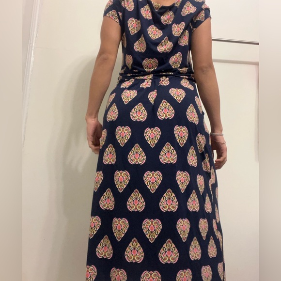 Boden Amelie Jersey Dress With A Heart Print - Picture 4 of 8